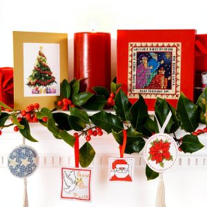 David & Charles Cross-Stitch Patterns Book – Seasonal Crafts Guide for-0
